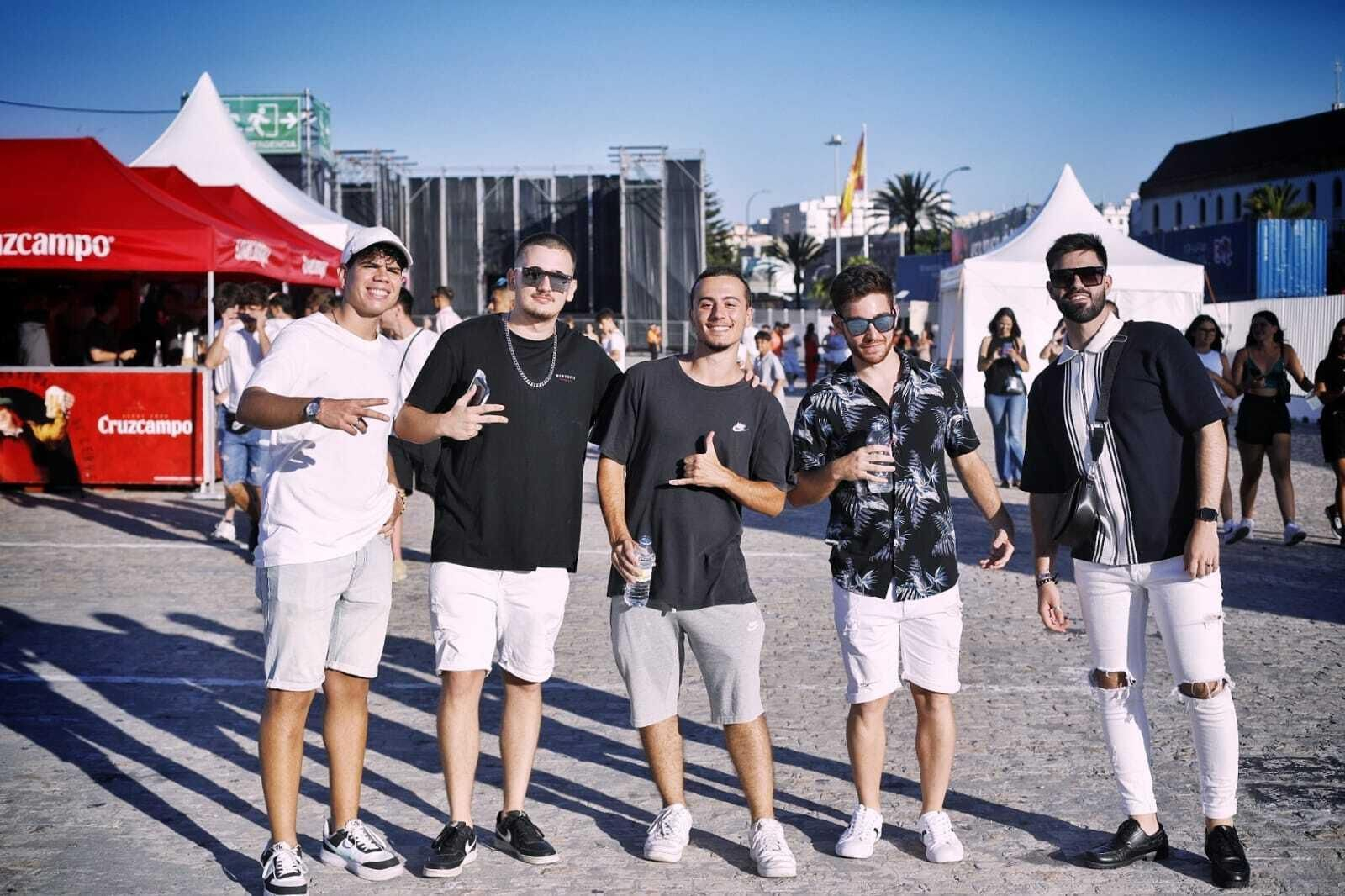 Búscate en el concierto de Myke Towers en el muelle de Cádiz