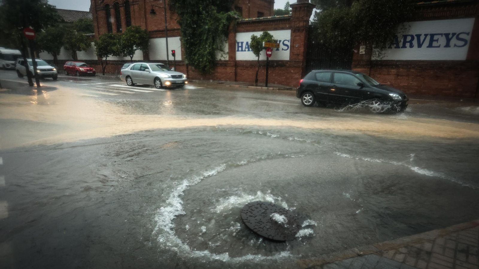Imágenes del paso de la Dana, inundaciones, destrozos y caos por todo Jerez
