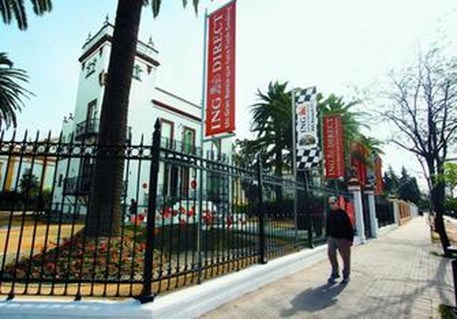 Imagen de la 'megaoficina' inaugurada ayer por ING Direct en la capital hispalense.