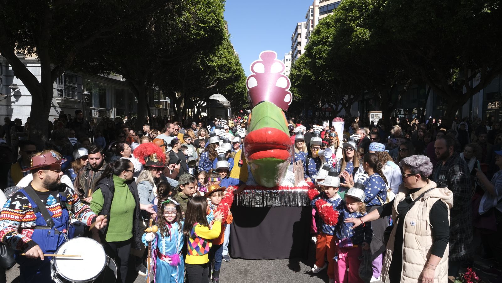 La Sardina durante su recorrido por el Paseo de Almería.