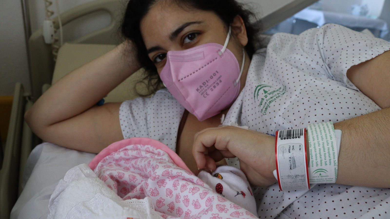 Noelia Aguilar y su hija Leyre.