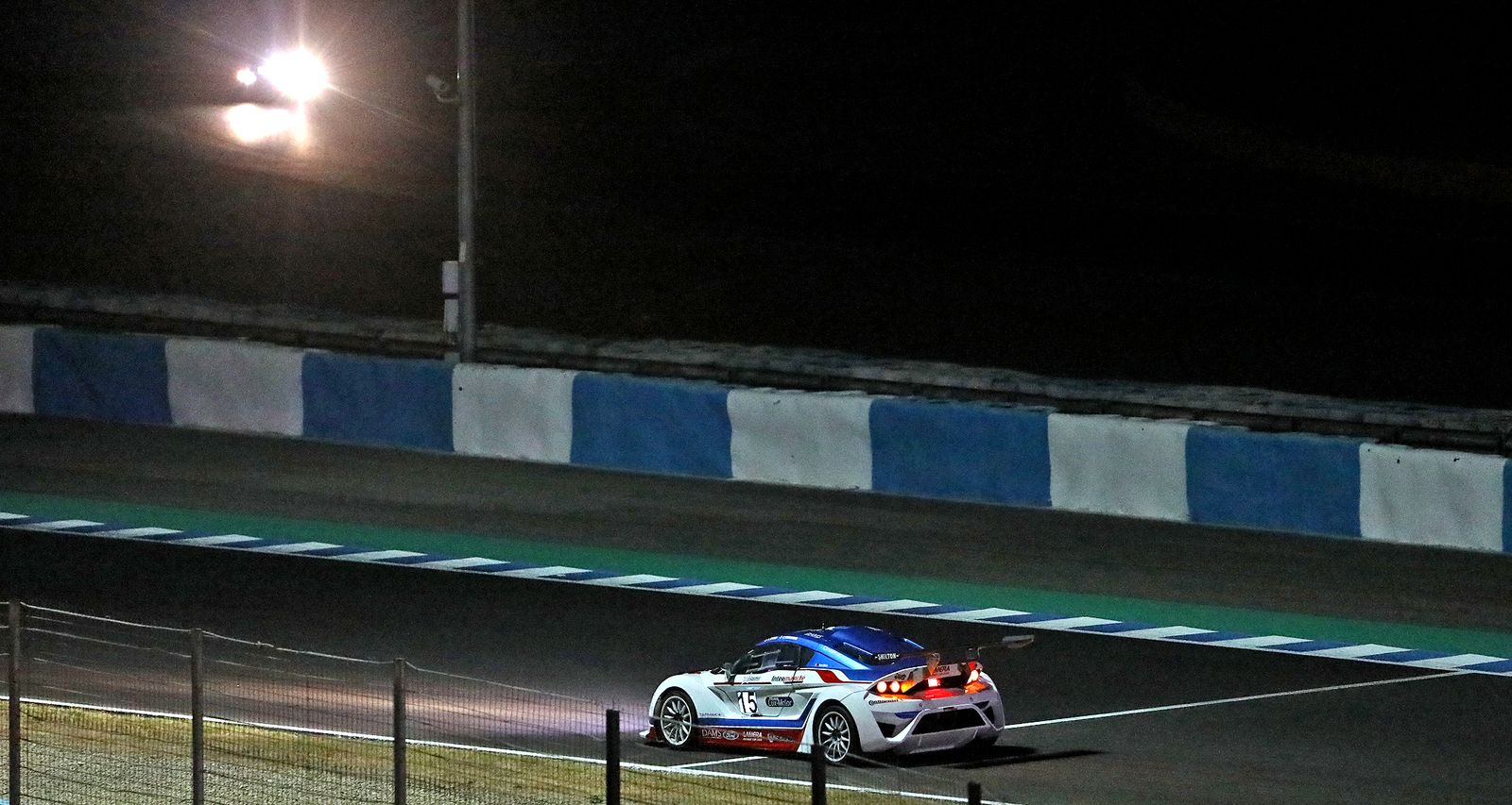 Imágenes de las 24 horas de automovilismo en el Circuito de Jerez