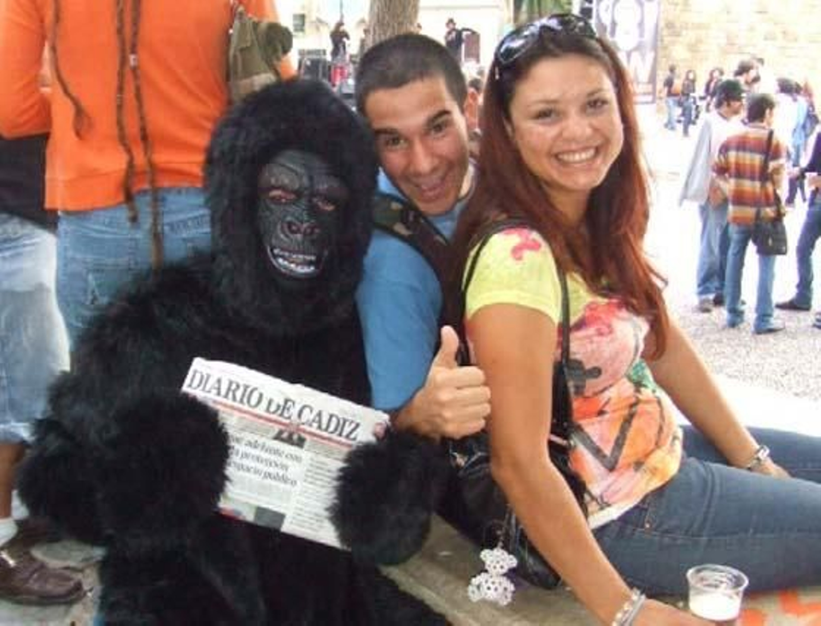 Iba para hombre, pero se quedó en mono. Eso sí, un mono muy leído, que va con su Diario a todas partes. Si te encontraste con nuestro particular monkey el sábado, búscate en esta galería. 

Foto: Senda