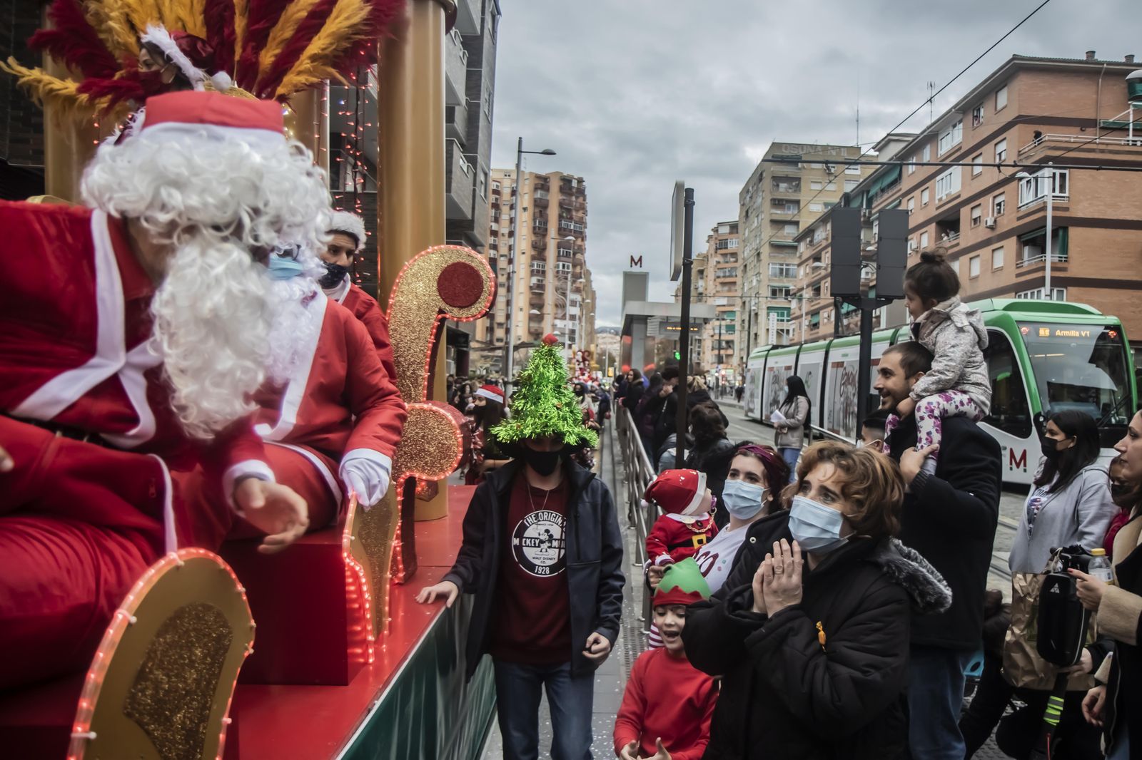 Fotos de las cabalgatas de Papá Noel en Granada