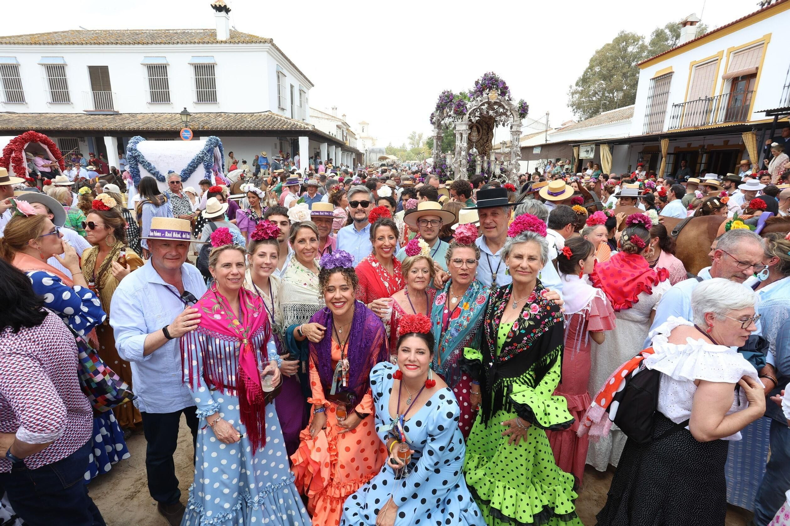 La Hermandad del Rocío de Jerez se presenta ante la Virgen