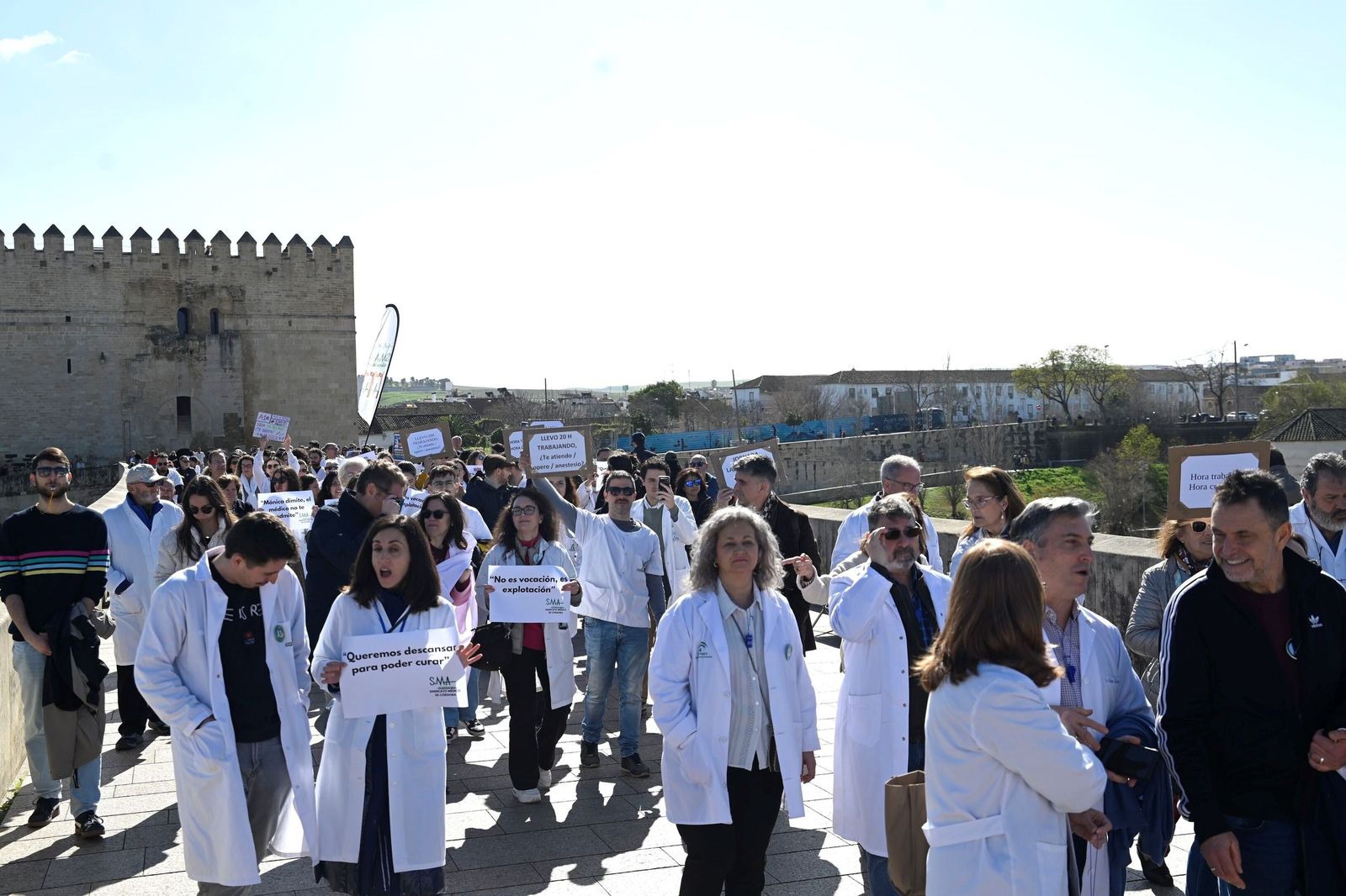 La Marcha de Batas Blancas de los Médicos de Córdoba