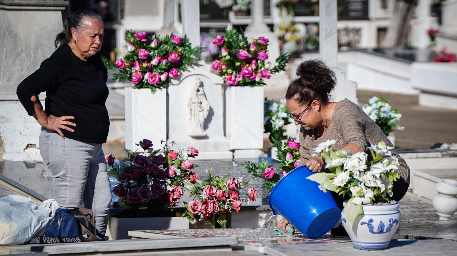 Día de todos los Santos en el cementerio de Jerez