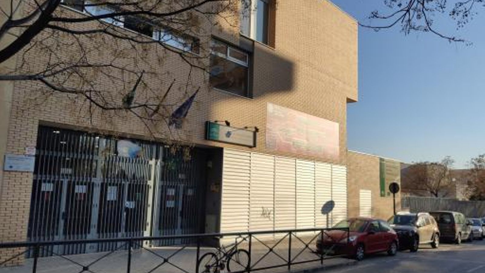 Entrada principal del Instituto Hermenegildo Lanz