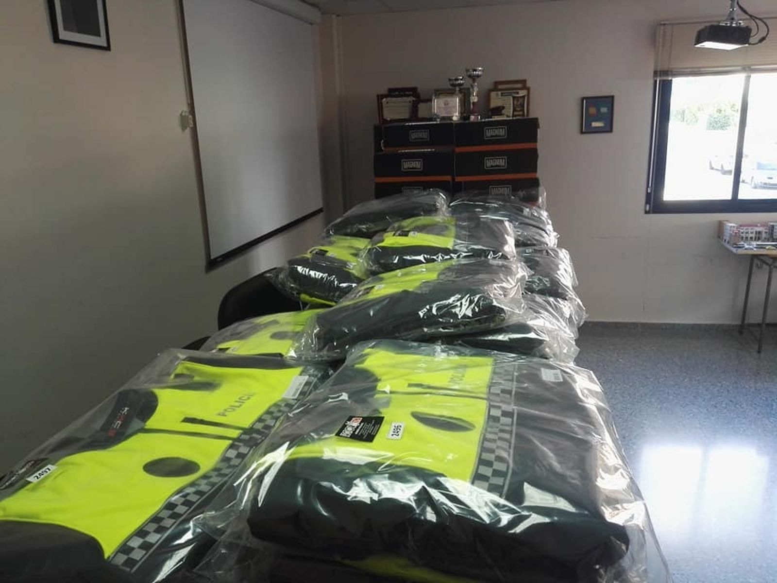 Nuevos uniformes para la Policía Local de Rincón de la Victoria.