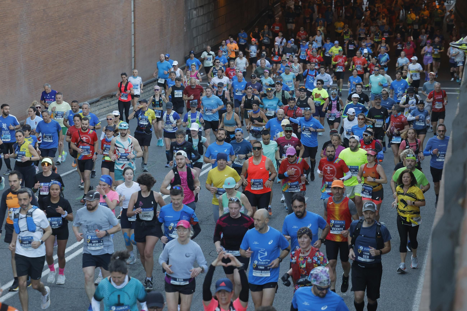 Búscate en el Zurich Maratón de Sevilla 2025