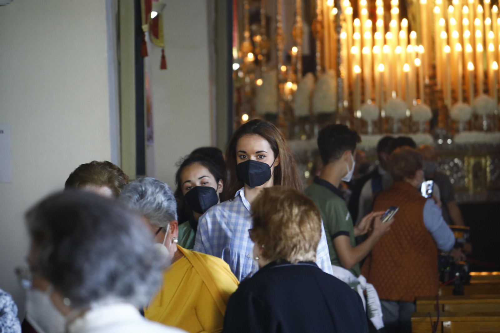La espera para ver al Rescatado en Córdoba, en fotografías
