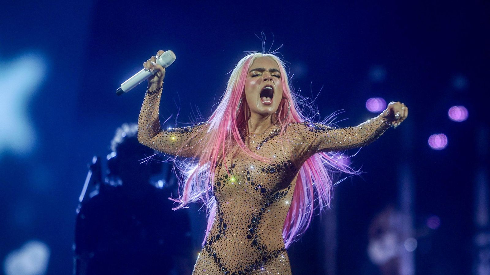 Las fotos del primer concierto de cuatro de Karol G en el Santiago Bernabéu