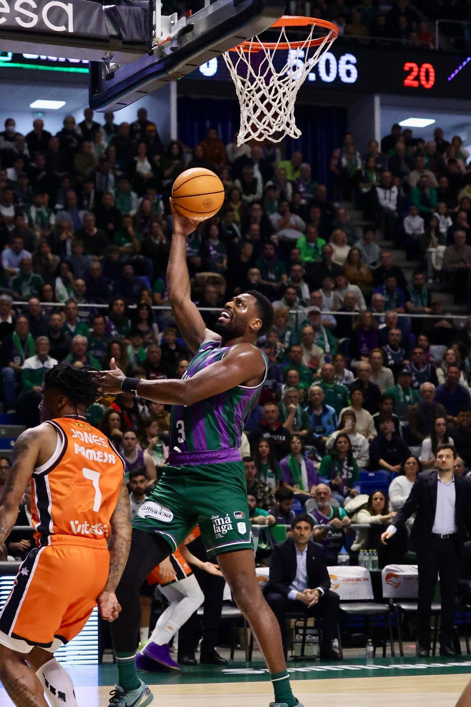 El Unicaja-Valencia Basket, en fotos