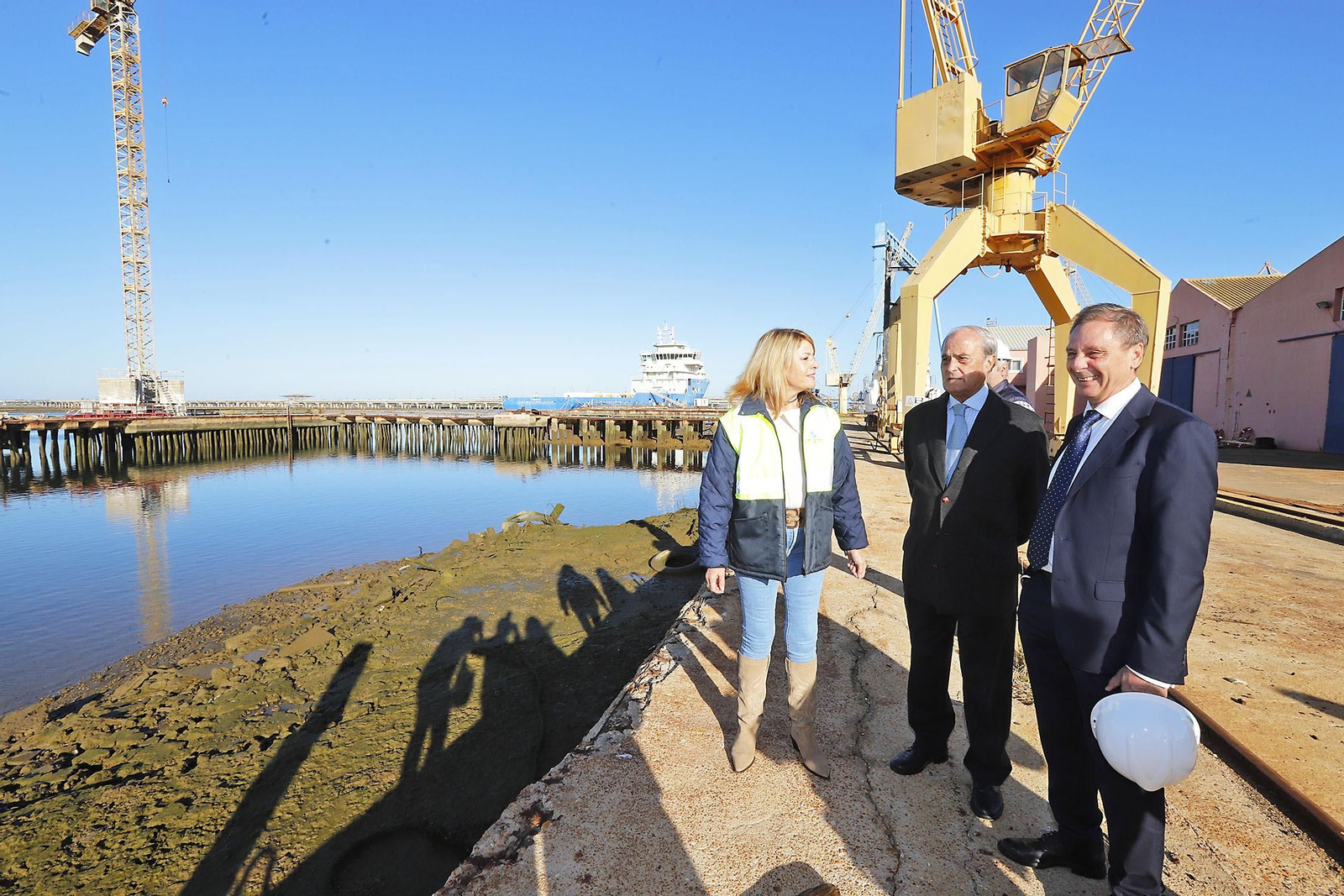 Imágenes de la visita a las instalaciones de Nuevo Astillero de Huelva.