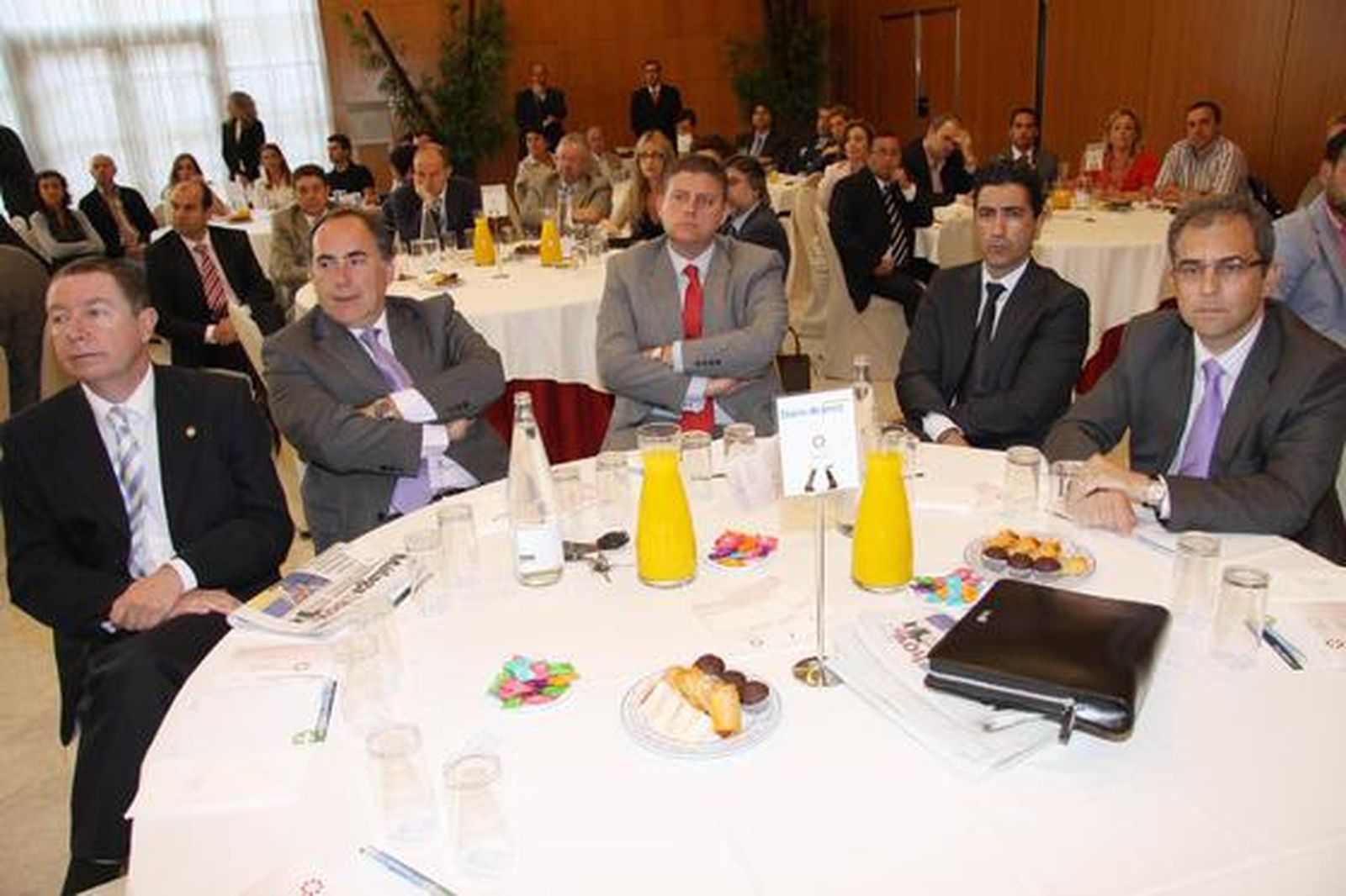 Invitados Lucas Bermudo,Antonio Ortiz,Rafael Gallego,José Ignacio Benito,Miguel Angel Ventura, durante el Foro Joly Andalucía celebrado en Málaga con el ministro de Educación.

Foto: migue fernandez
