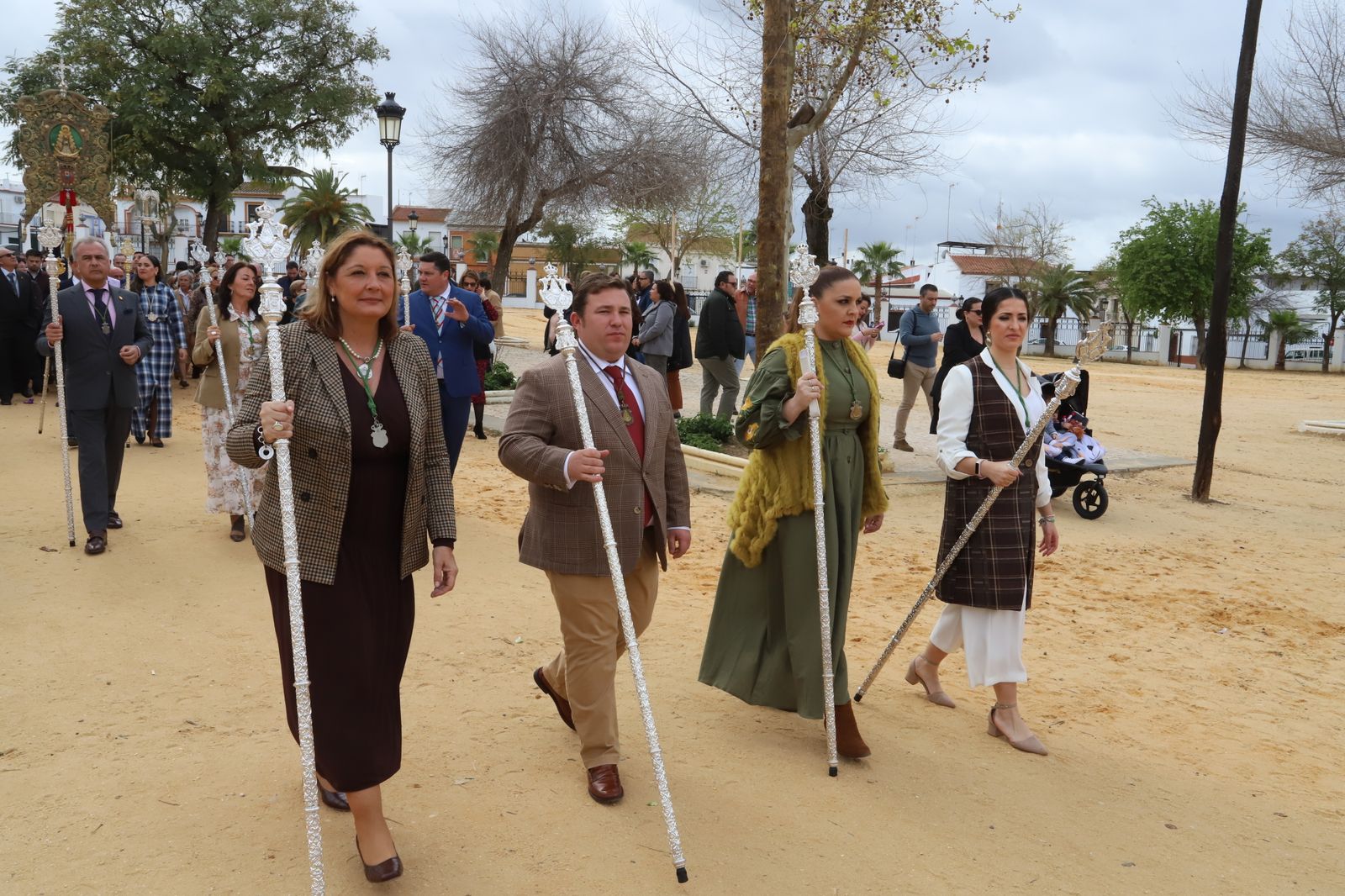 Imágenes de la misa de la Hermandad del Rocío de Huelva ante la Virgen del Rocío