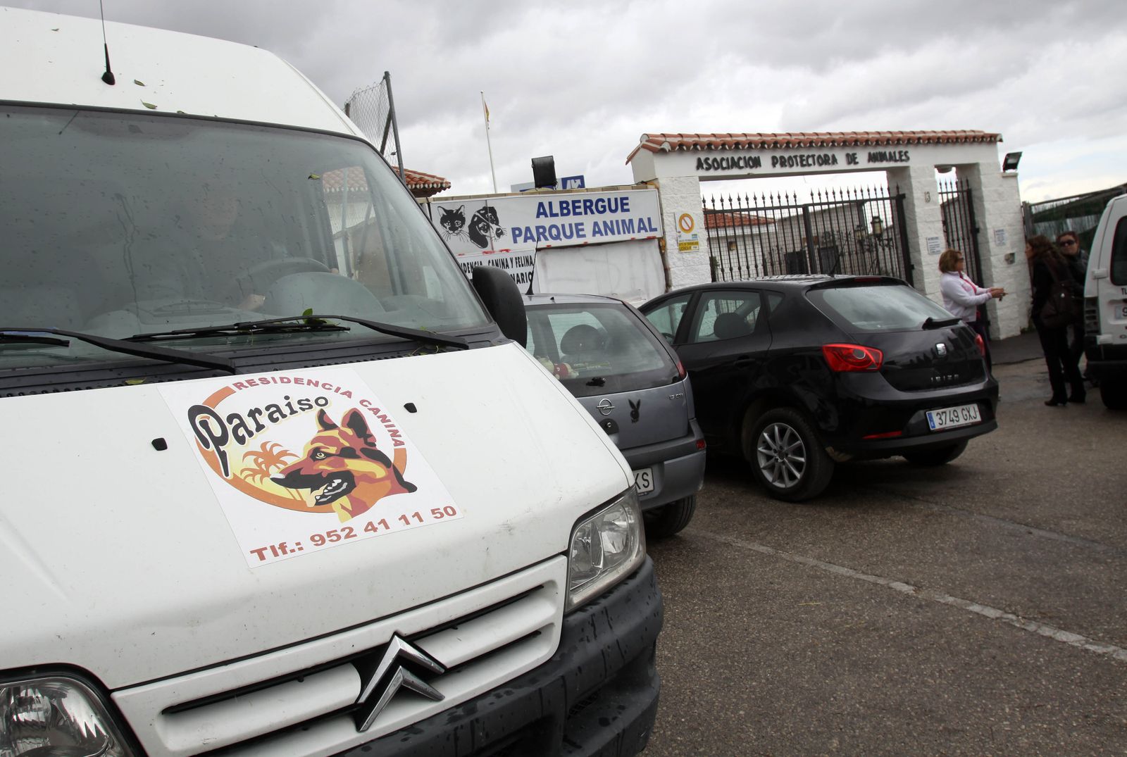 La puerta de acceso a Parque Animal.