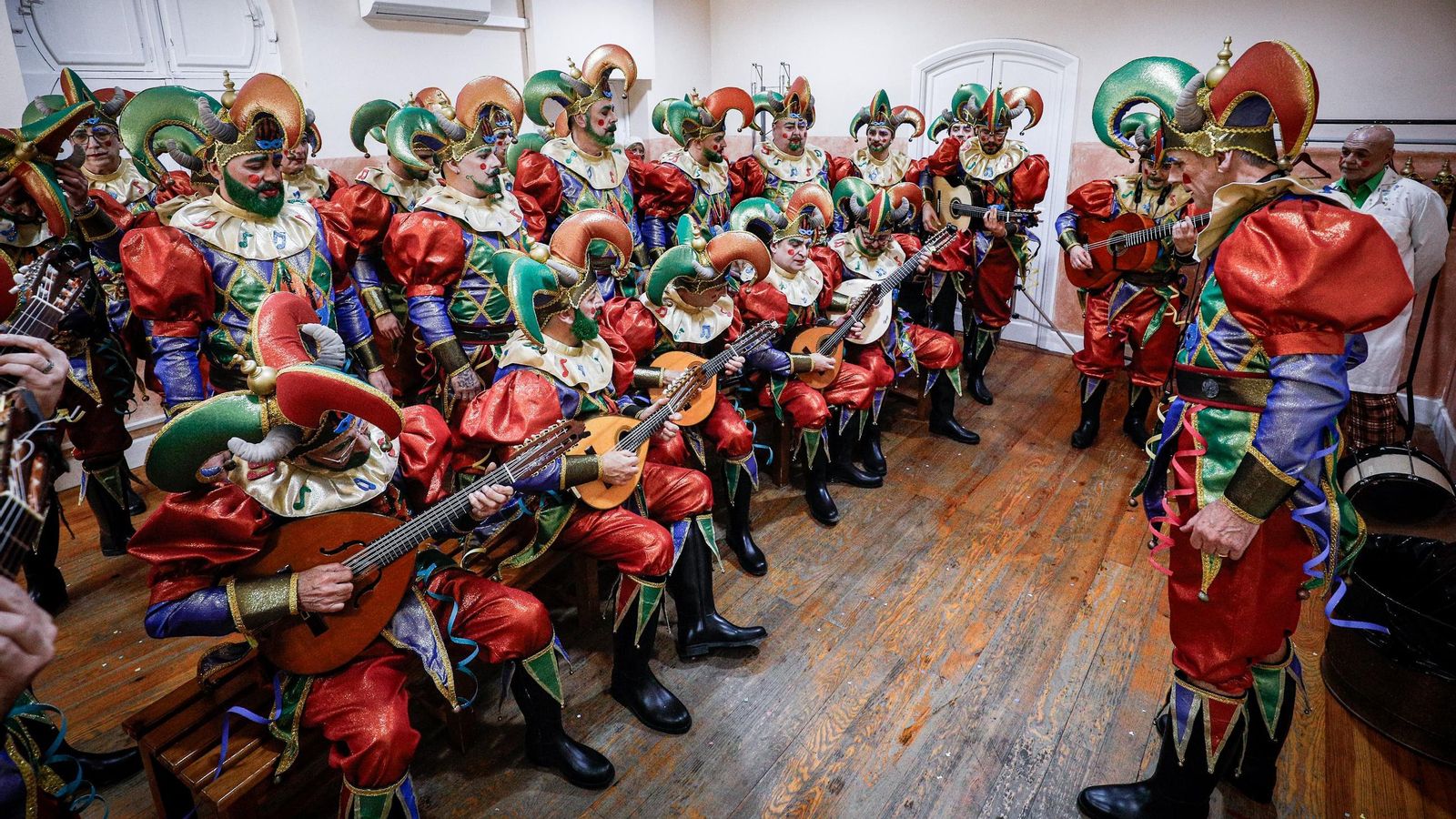 Búscate entre las mejores imágenes de la primera sesión de cuartos de final del COAC 2025