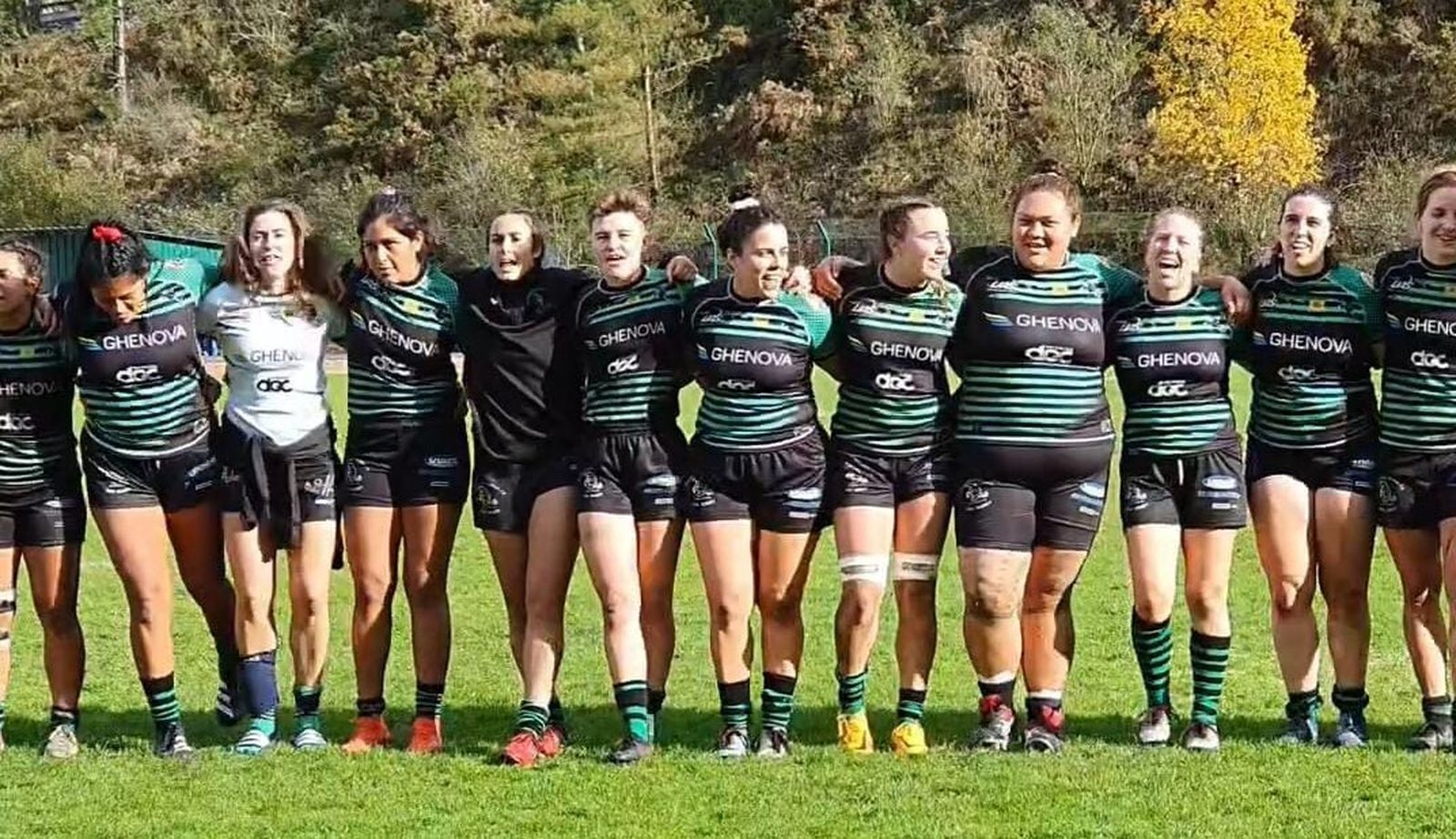 Las jugadoras del Ghenova Cocos festejan el triunfo en Éibar.