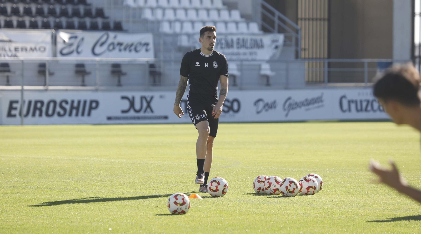 Las fotos del primer entrenamiento de Fran Tena con la Balona en La Línea