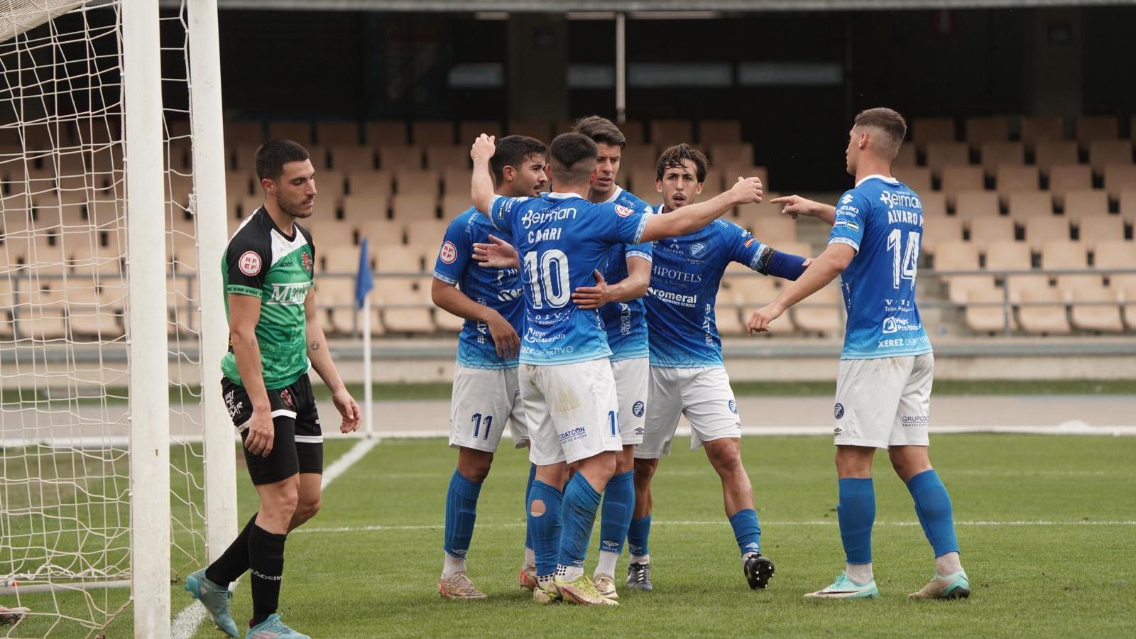 Los xerecistas celebran uno de sus goles.