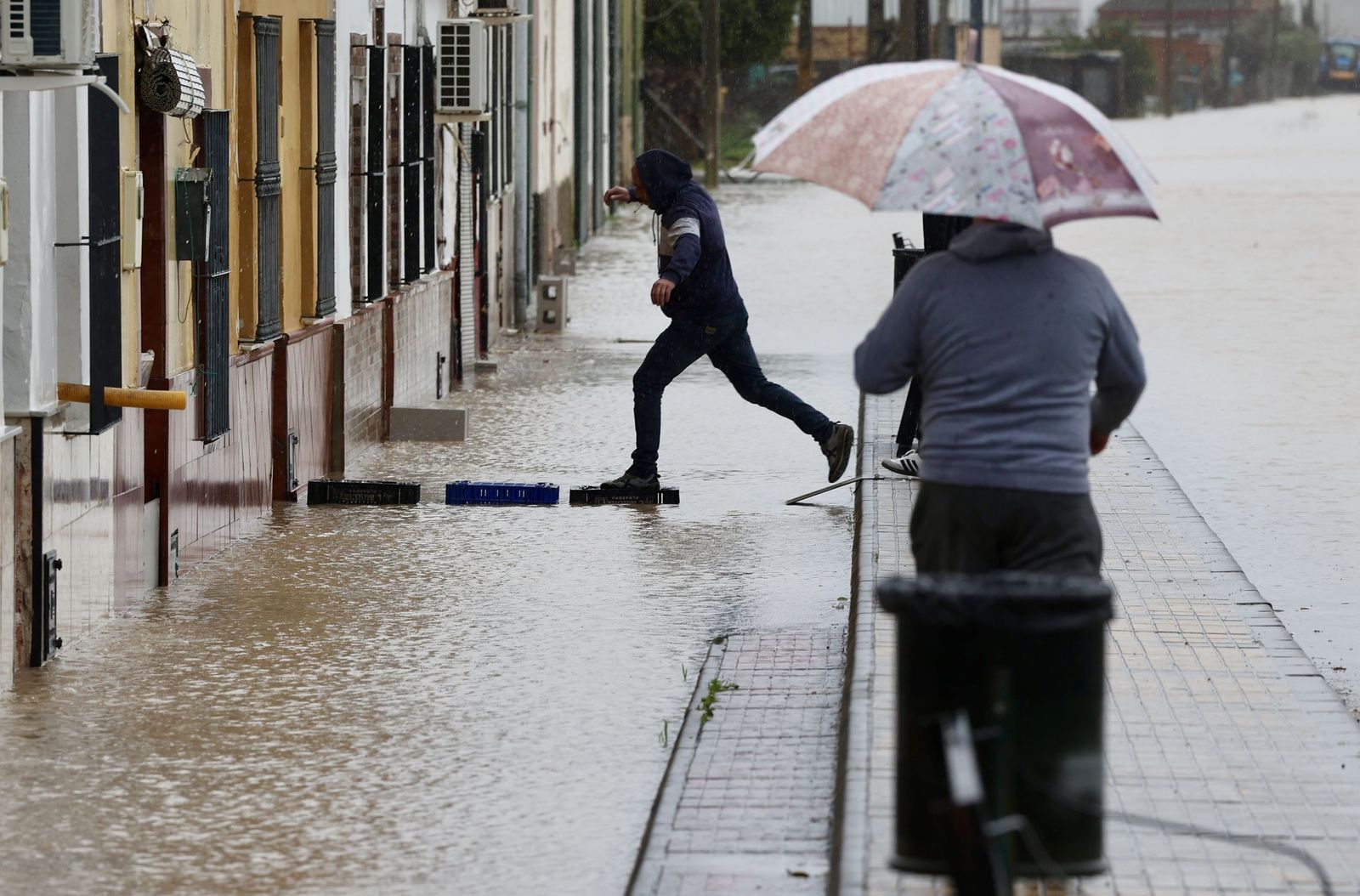 Las fotos del desalojo de la residencia de mayores en Tocina por las inundaciones
