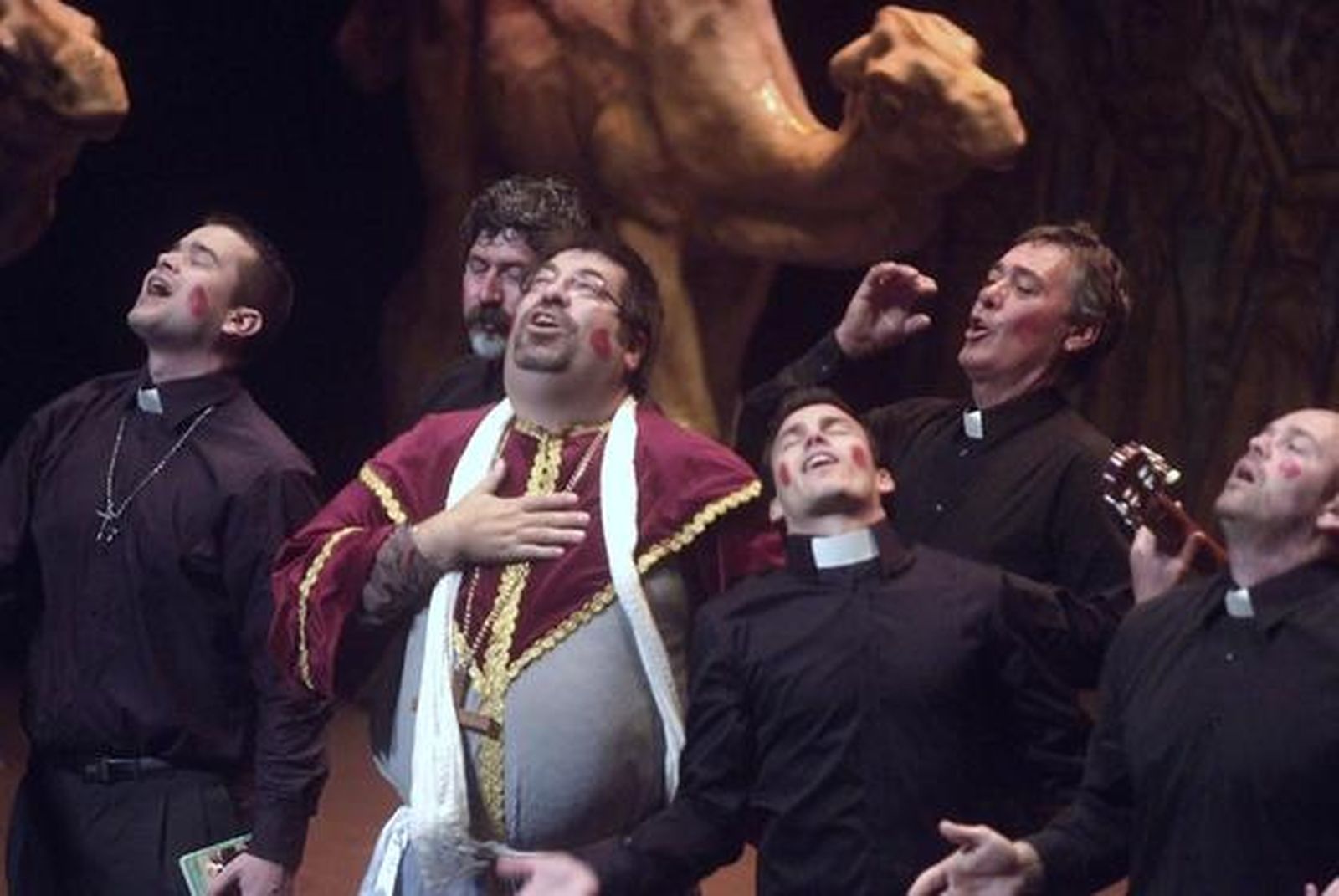 Grandes vestuarios y coplillas con mucha originalidad en el Carnaval