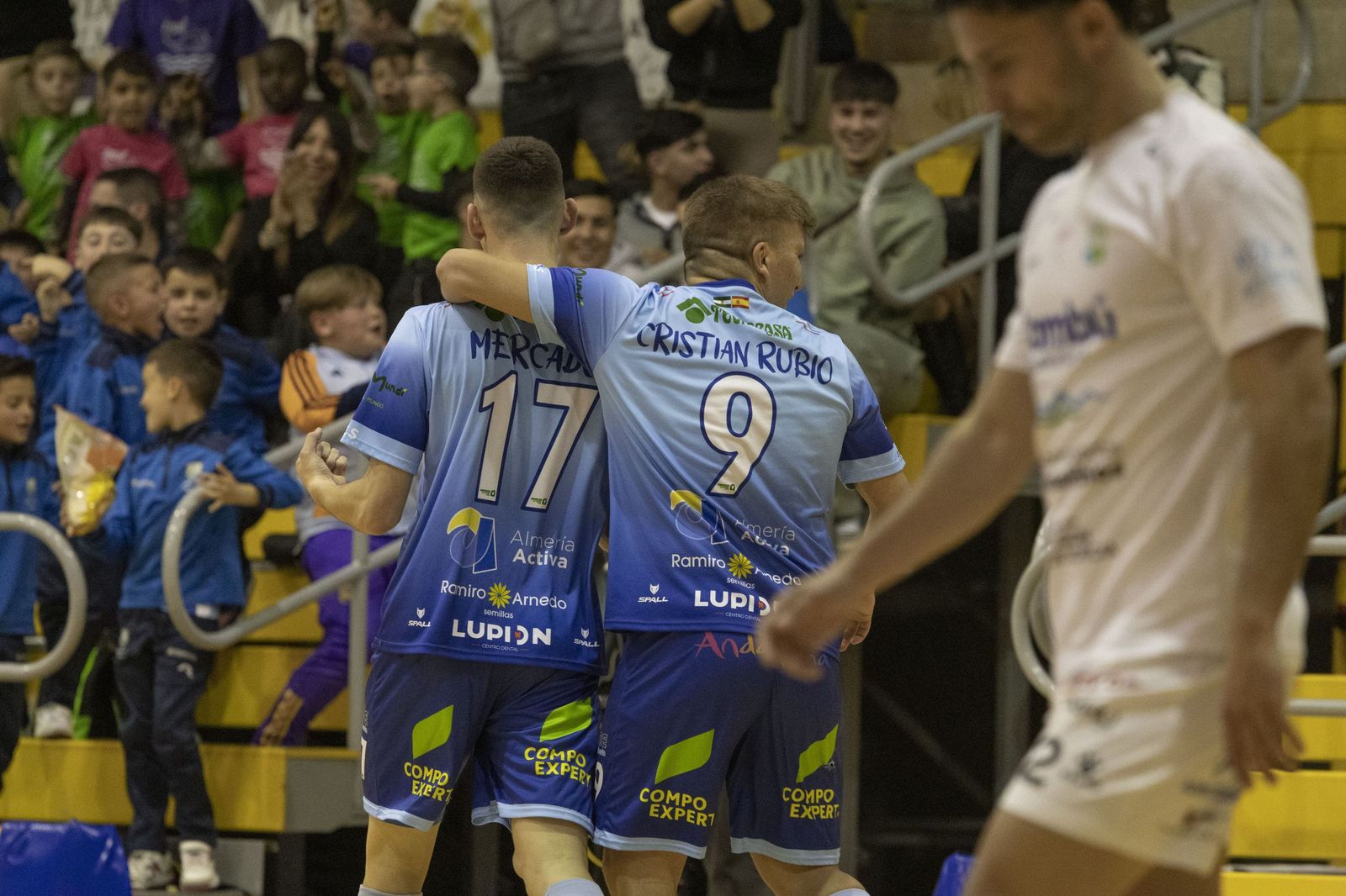 Los celestes celebran uno de sus cuatro tantos en su victoria en casa frente a los murcianos.