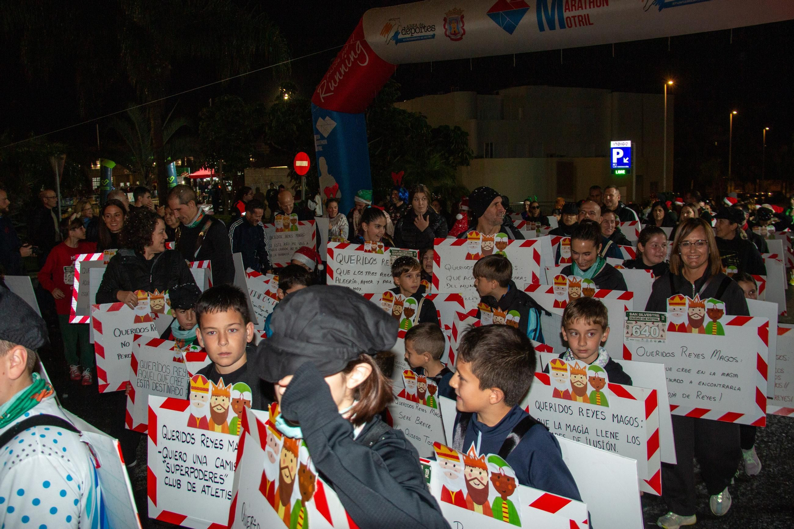 Ni la lluvia puede con la San Silvestre de Motril