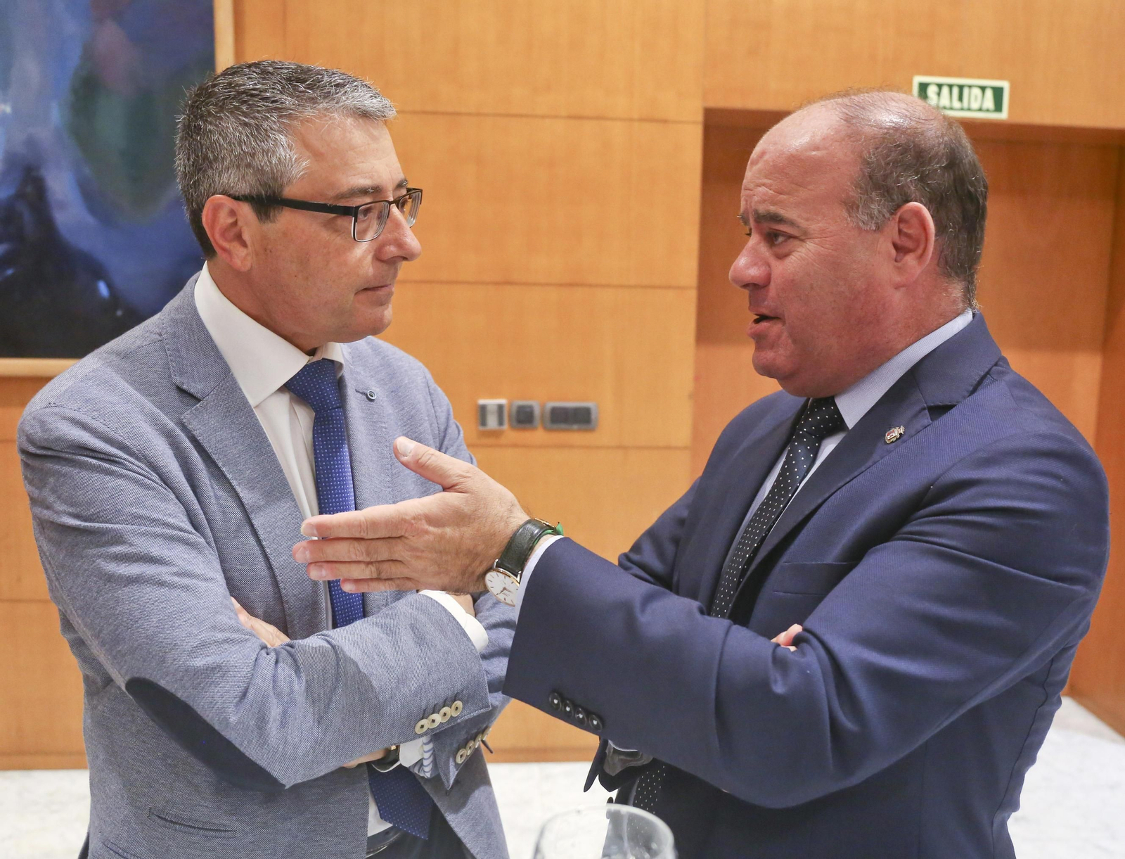 Las imágenes del Foro Joly con Elías Bendodo