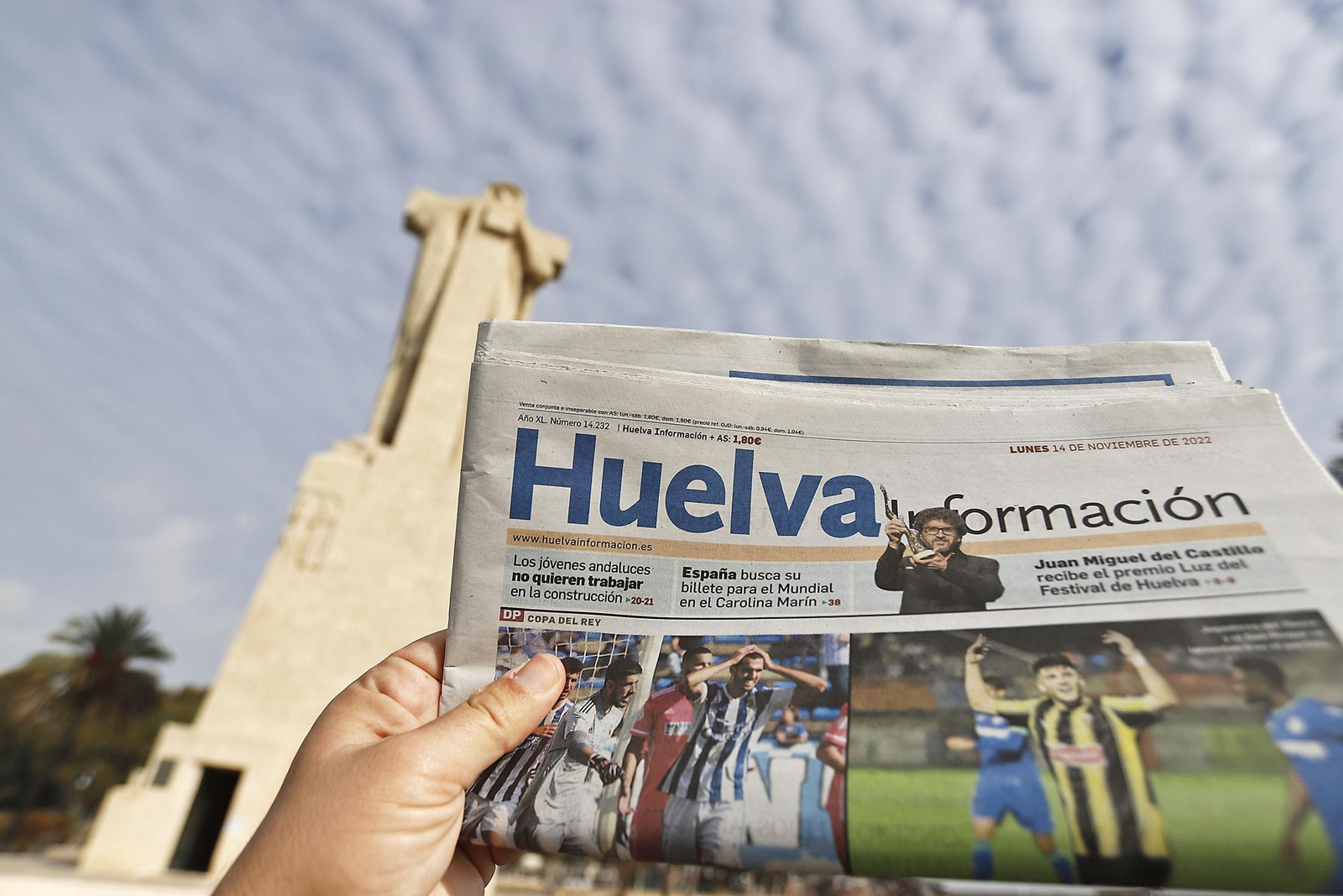 Imágenes de la colocación de la primera piedra de las obras en el entorno del Monumento a Colón