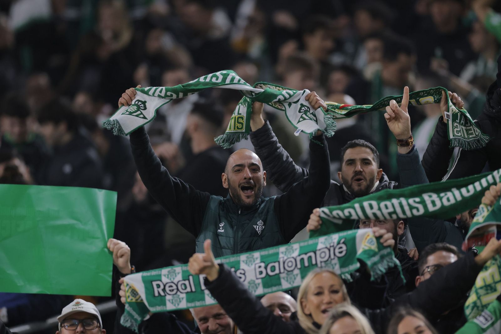 Búscate en las fotos del Betis - Atlético de Madrid