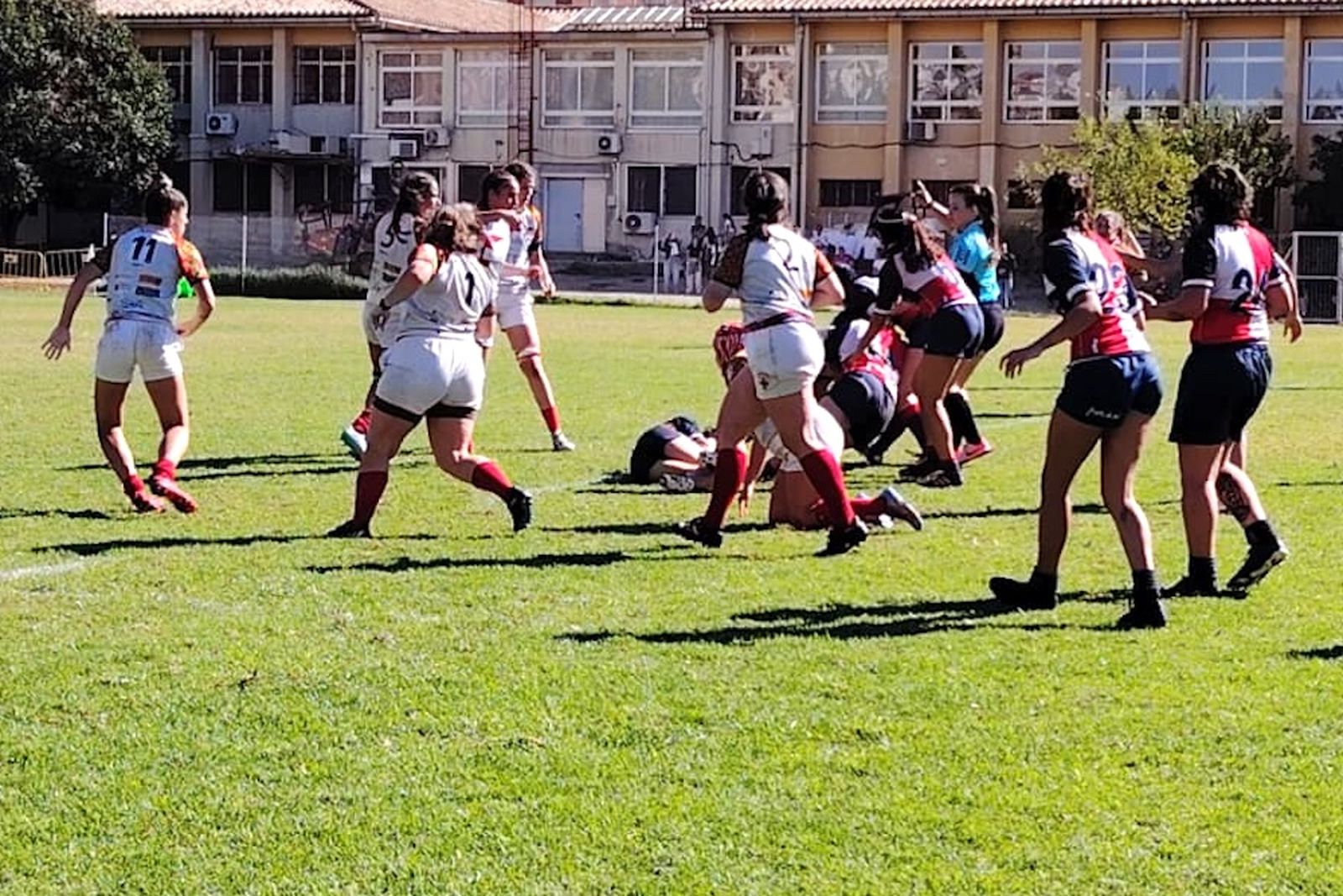 Una acción del encuentro disputado por el conjunto cruzado frente a la Universidad de Granada este pasado fin de semana.