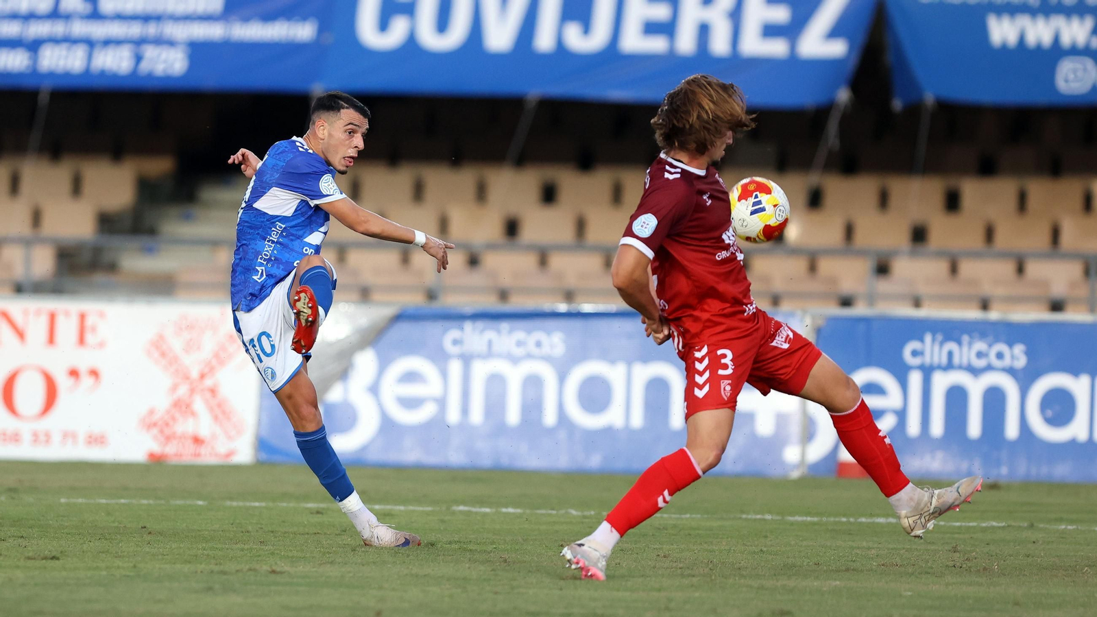 Imágenes del Xerez DFC contra el Atlético Antoniano en Chapín