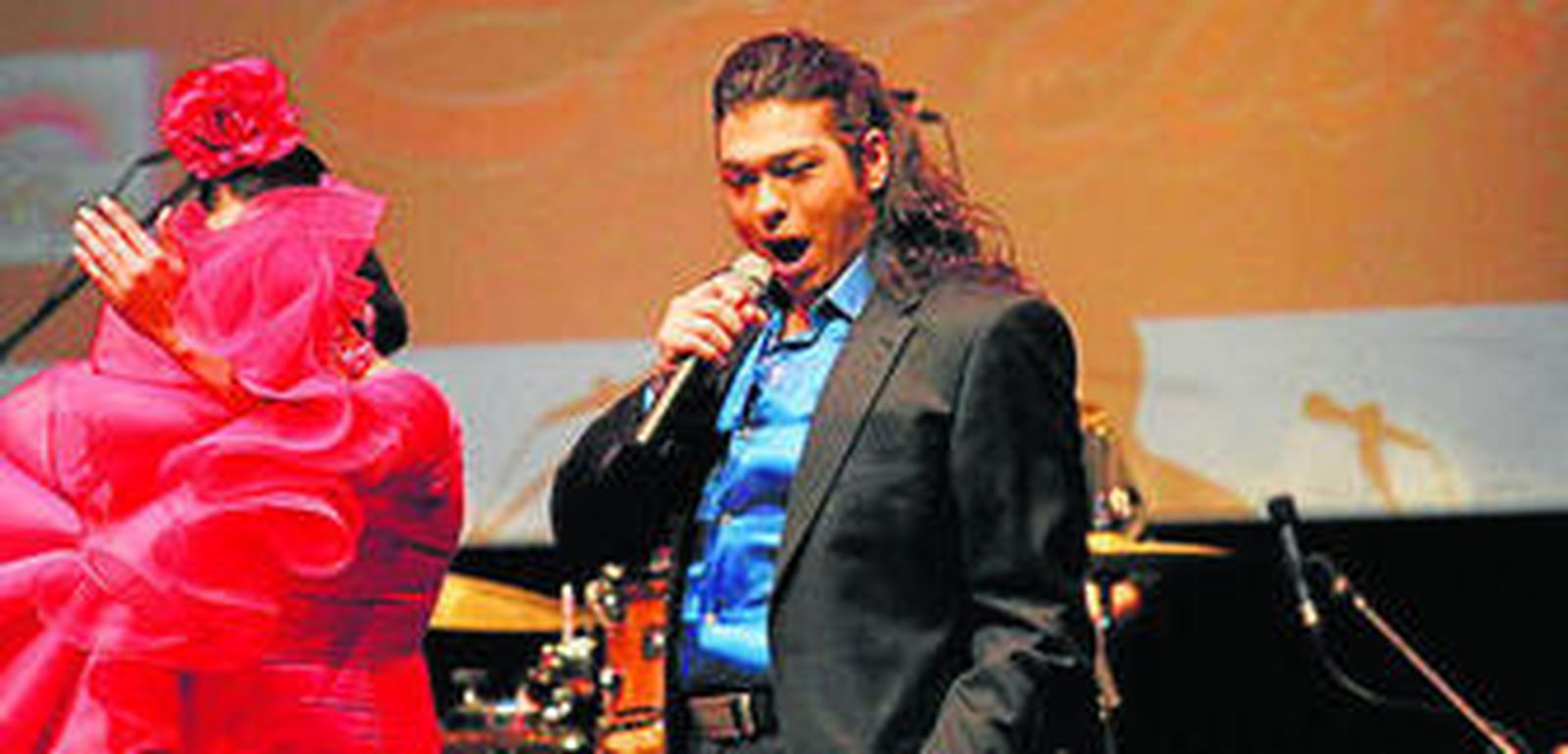 El artista Jonathan Santiago.