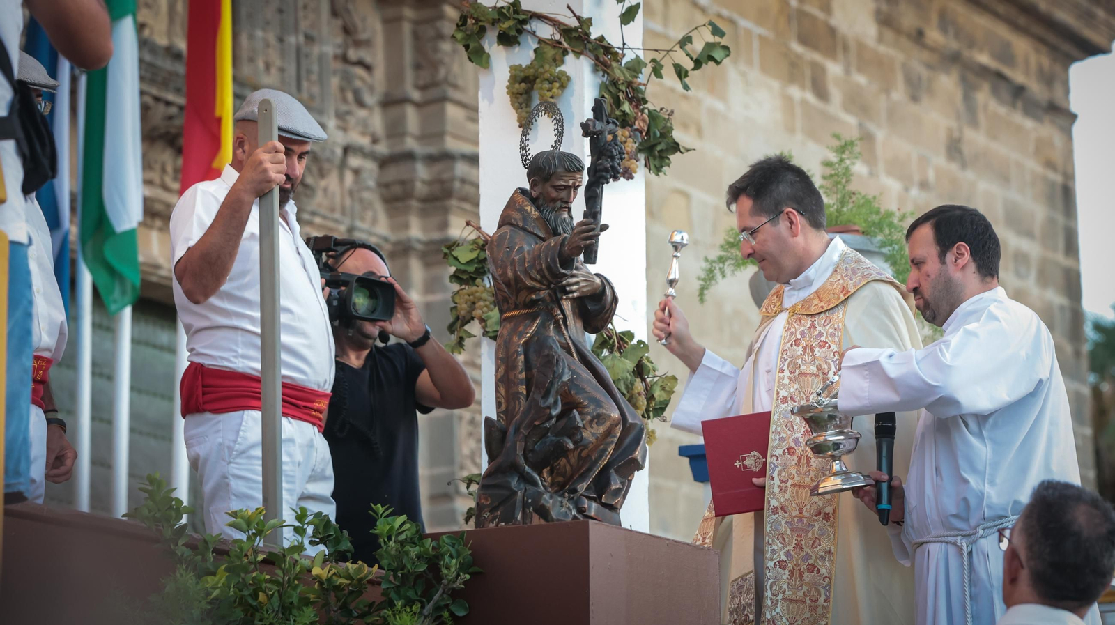 Imágenes de la Pisa de la Uva en la Catedral de Jerez