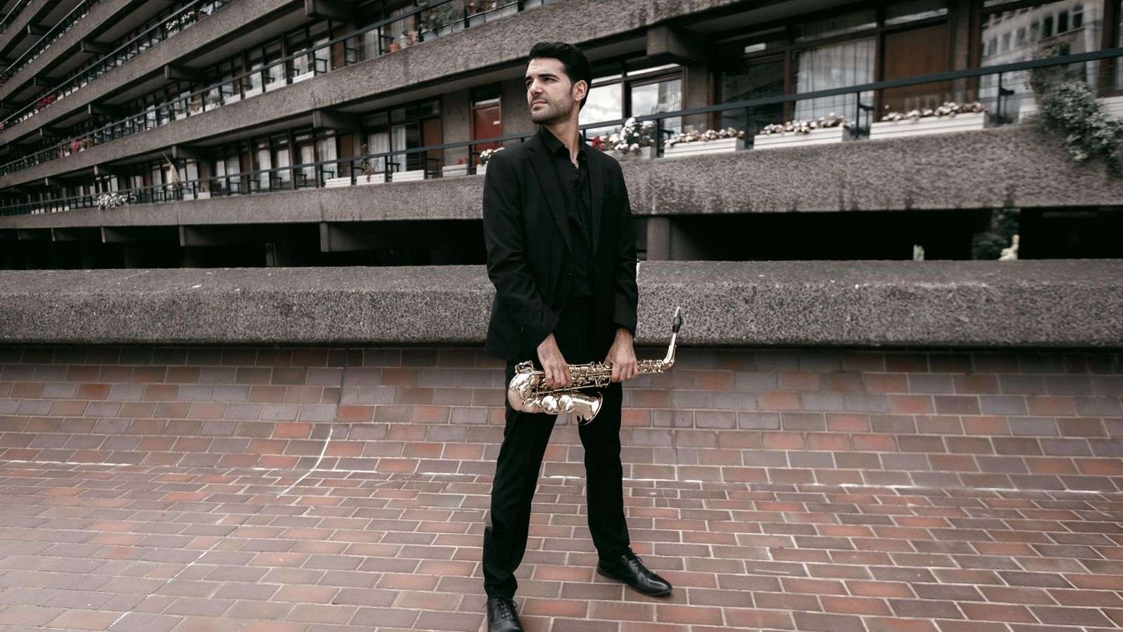 Manu Brazo en una foto promocional