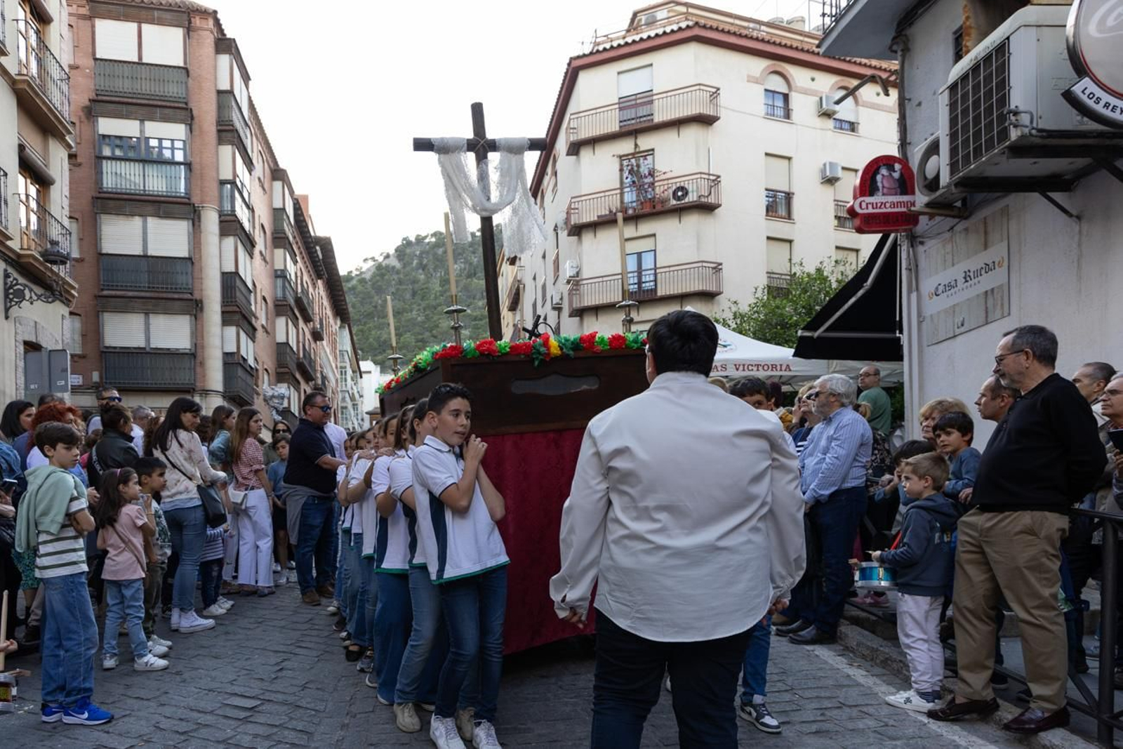 Procesiones infantiles y cruces del 2 de mayo