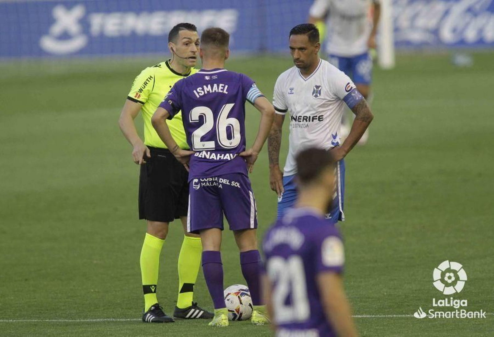 Ismael Casas, en el sorteo de campo junto a Suso Santana. Ismael Casas, en el sorteo de campo junto a Suso Santana.