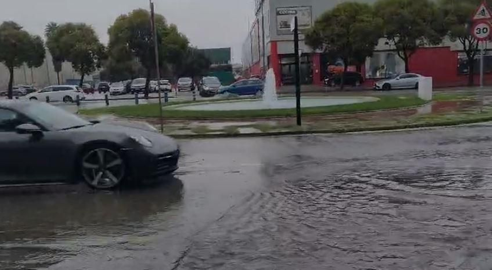 Aspecto que presenta la Avenida de Europa. Aspecto que presenta la Avenida de Europa.