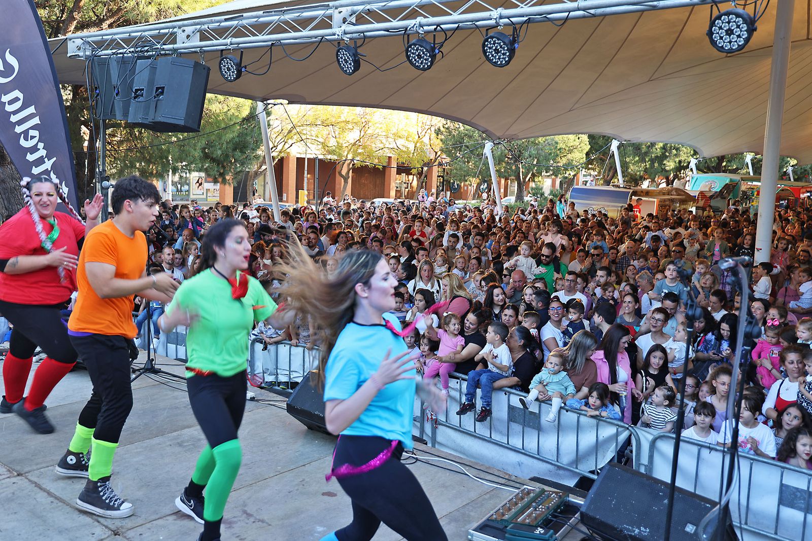 Imágenes del Festival Mundial de Foodtrucks y los cantajuegos DIsney en Huelva