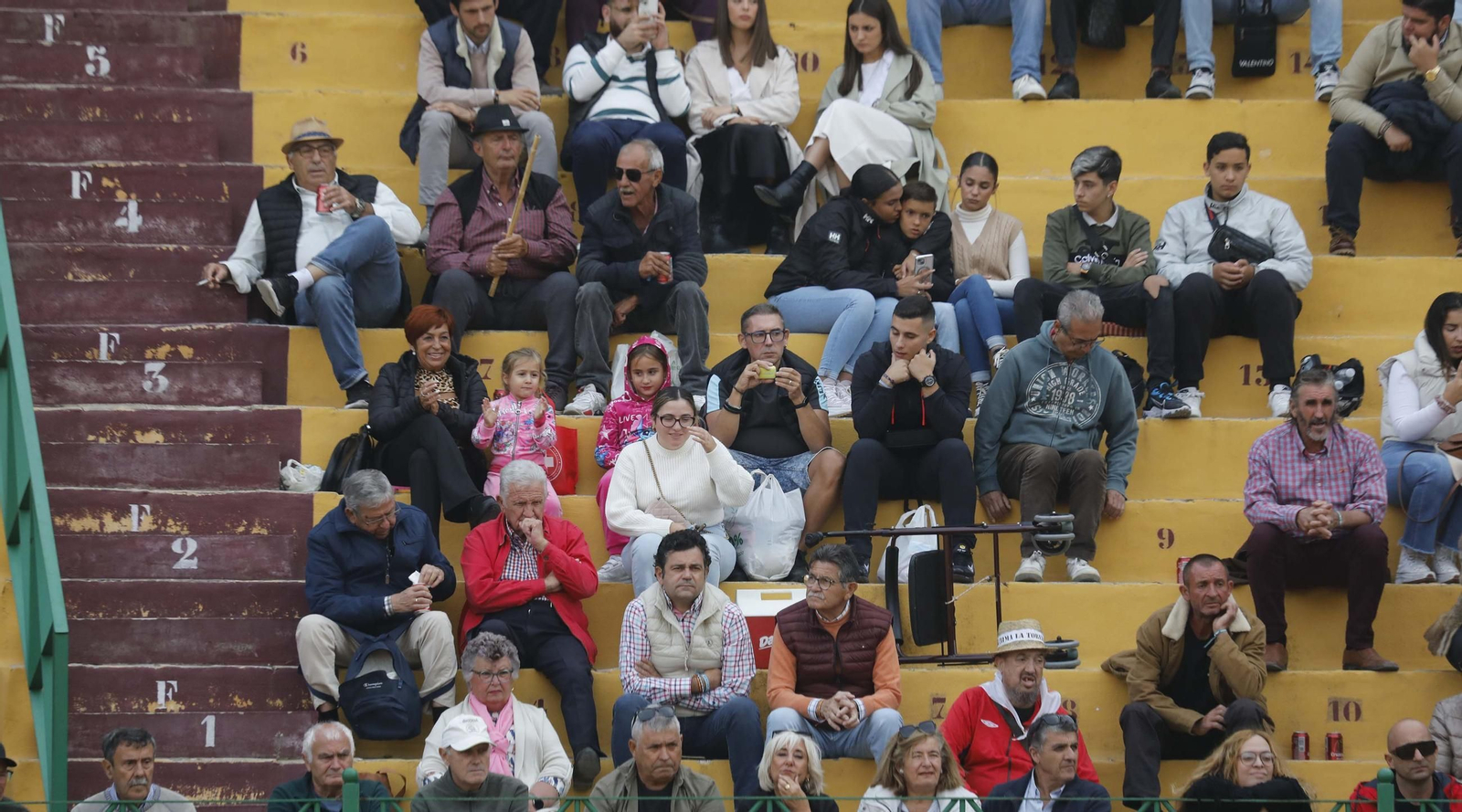 Las fotos de la novillada final de las escuelas taurinas de Cádiz, en La Línea