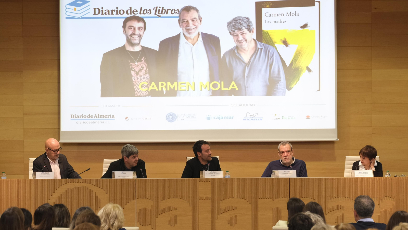 Imágenes de Diario de los Libros con Carmen Mola