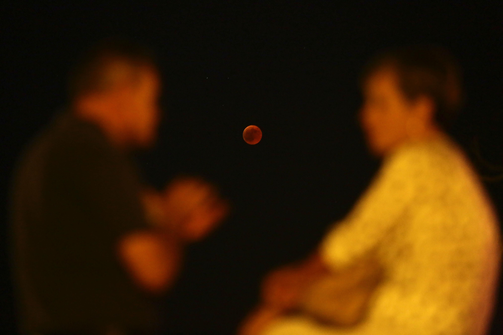 Málaga, bajo el eclipse de luna