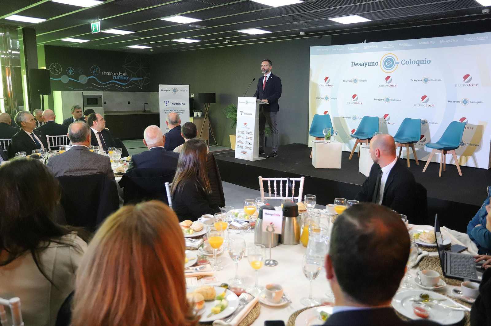 Imágenes del Desayuno Coloquio "Enomía azul, claves para el desarrollo sostenible" organizado por el Grupo Joly