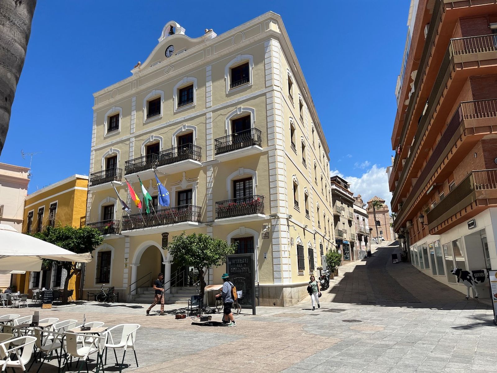 Fachada del Ayuntamiento de Almuñécar.