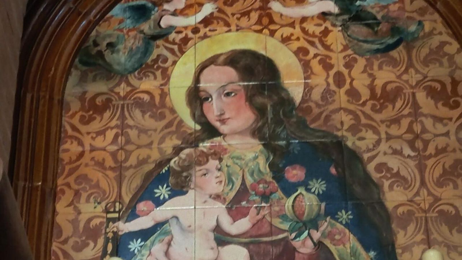 Detalle de la imagen de la Virgen de la Cinta.