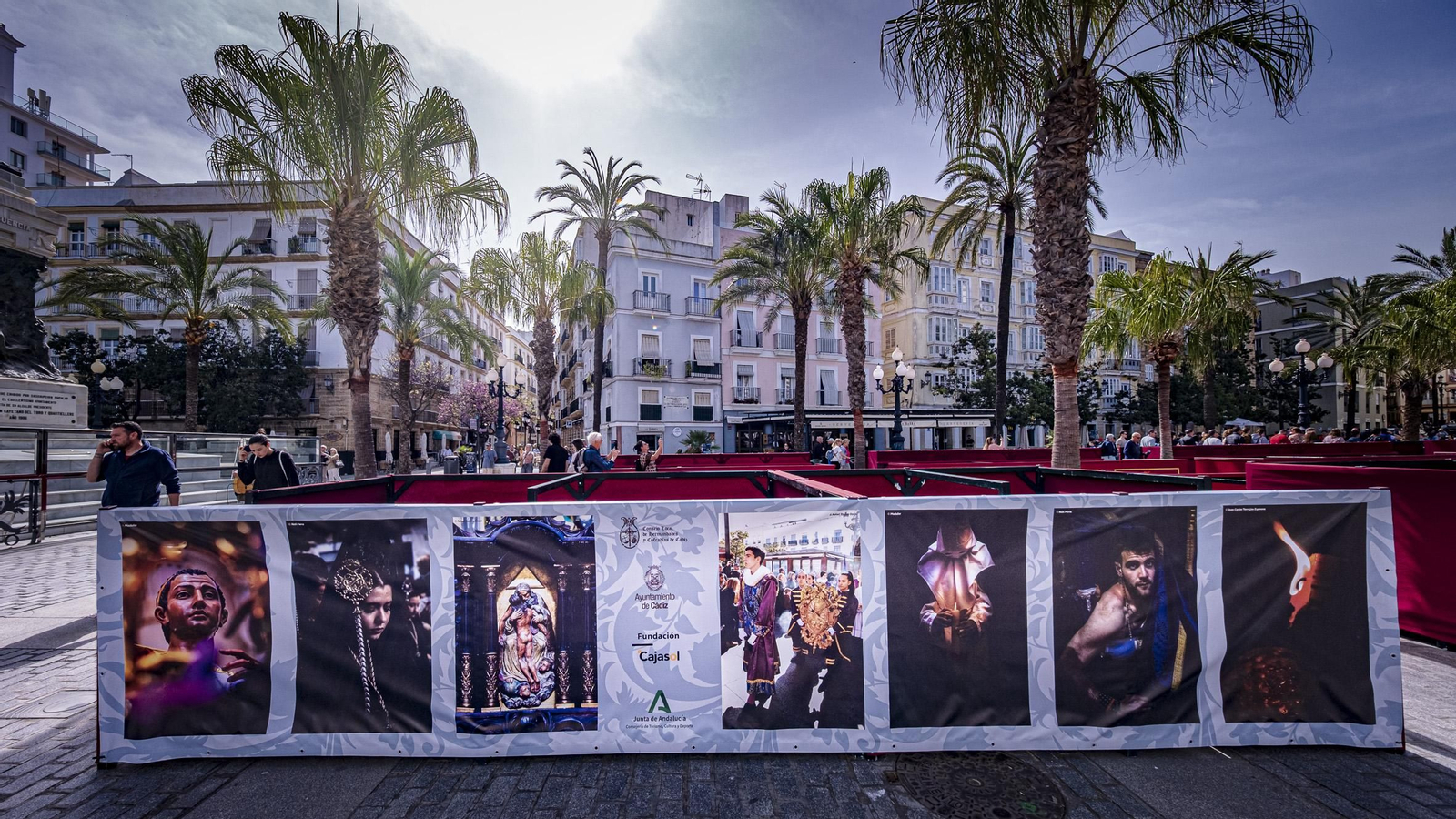 Las imágenes de cómo se prepara la ciudad de Cádiz para la Semana Santa 2025