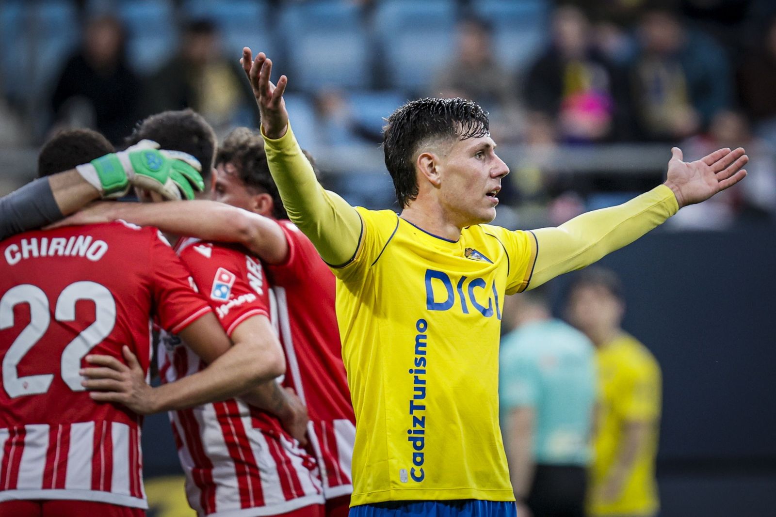 Búscate entre las imágenes del partido de fútbol Cádiz CF - UD Almería