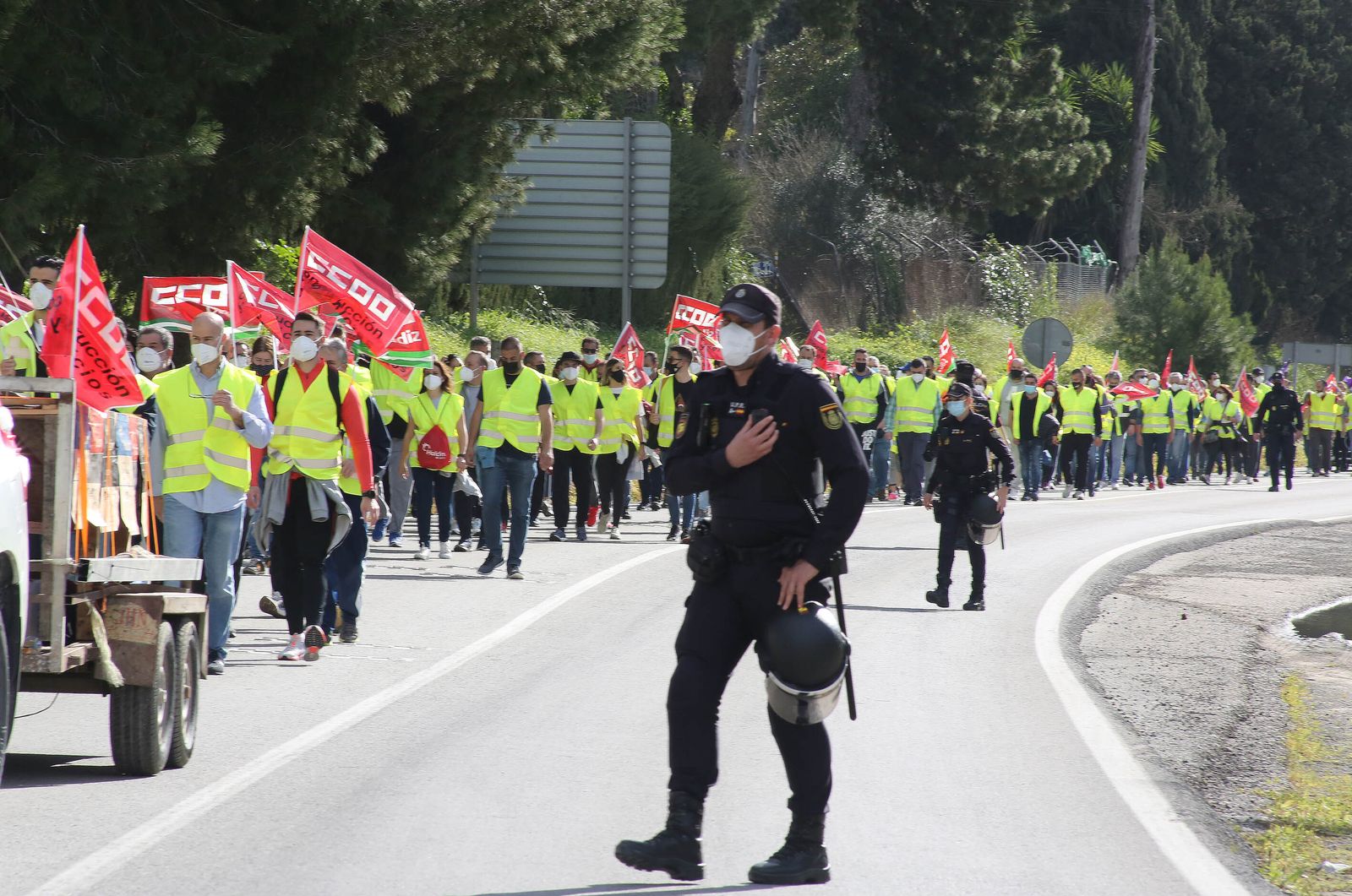 Marcha de los trabajadores contra el ERE de Holcim en Jerez